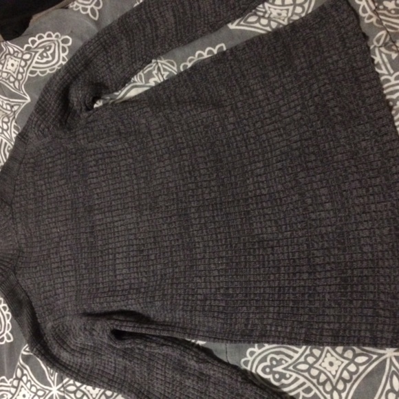 Calvin Klein sweater - Picture 6 of 8